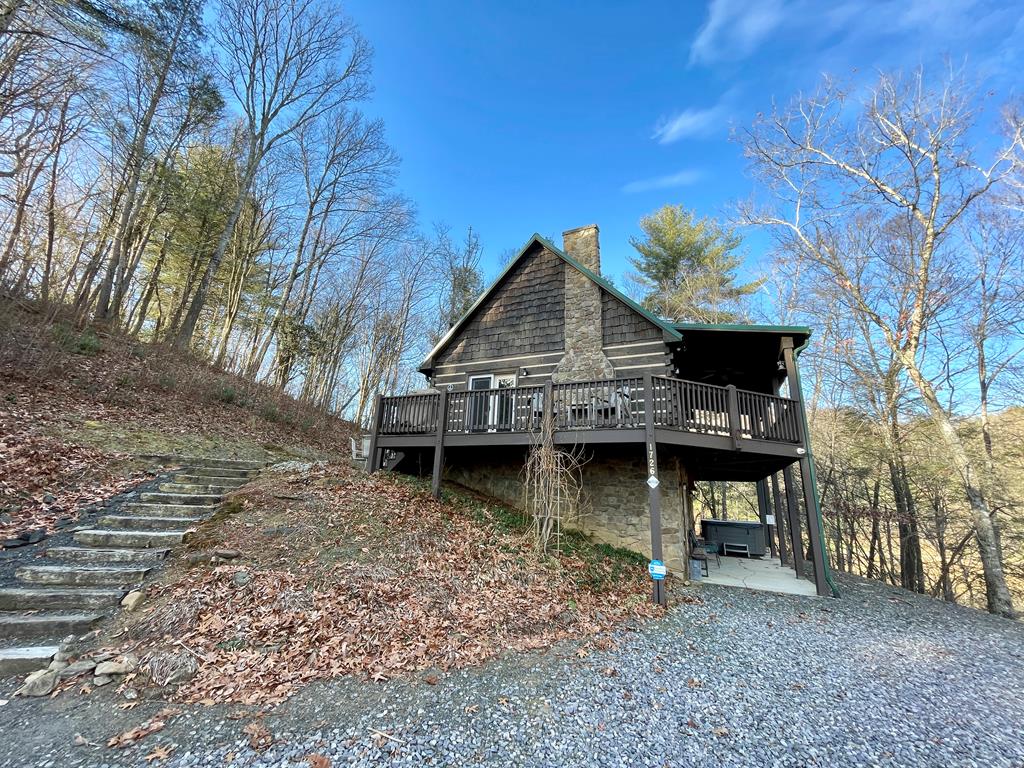 High On Helton - Grassy Creek, NC | Creekside Vacation Rental