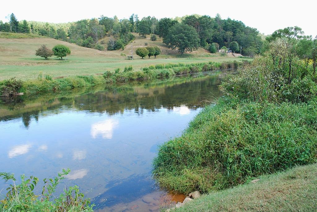 carolina-river-calm-west-jefferson-nc-river-access-vacation-rental